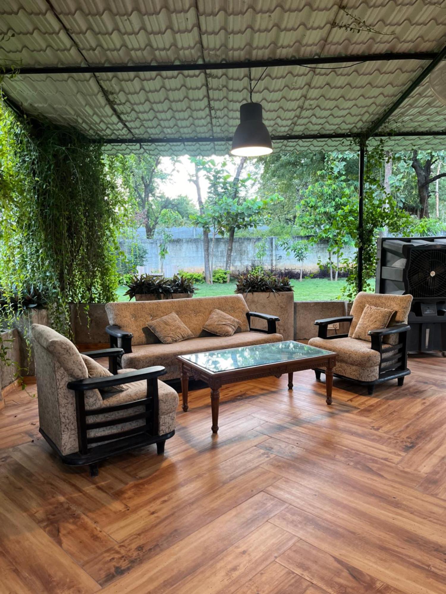 Jlr Farm Stay Haiderabad Buitenkant foto